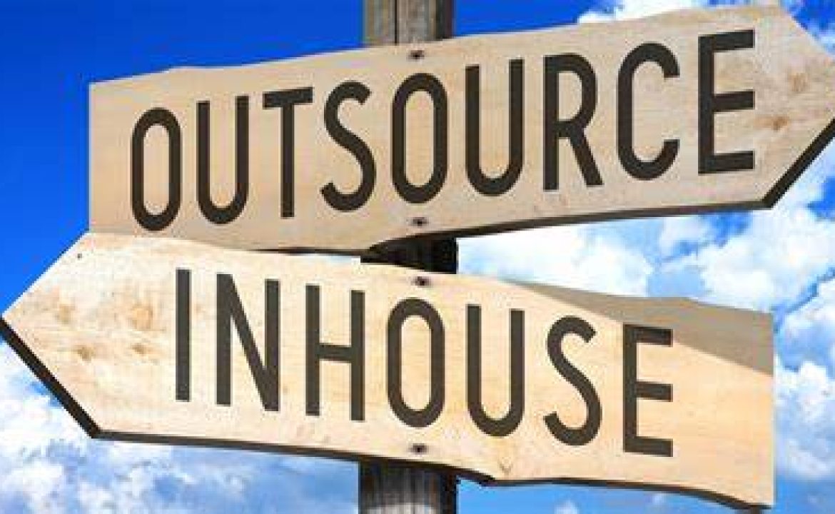 Boomerang-outsourcee-vs-inhouse